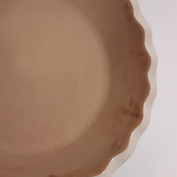 PAMPERED CHEF - Family Heritage Stoneware- Ruffled Baking Dish #160105. - Picture 9 of 10